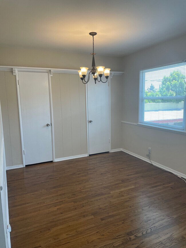 Building Photo - 5662 Whitsett Ave