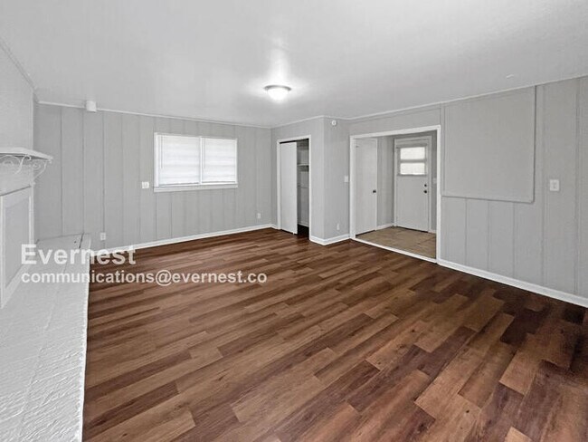 Foto del edificio - 236 13th Ave NW