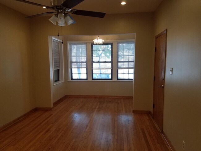 Foto del edificio - 2338 N Elston Ave