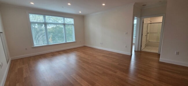 Luxury 2-Bed with Massive Closets and Built-in Storage - Luxury 2-Bed with Massive Closets and Built-in Storage Apartment