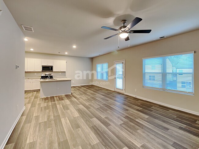 Foto del edificio - 373 Winston Cir