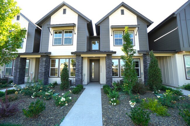 Foto del edificio - 1333 N Webb Wy