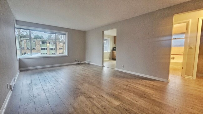 Foto del edificio - Charming 2 Bedroom 1 bath Brick Duplex in Rainier Ave S.