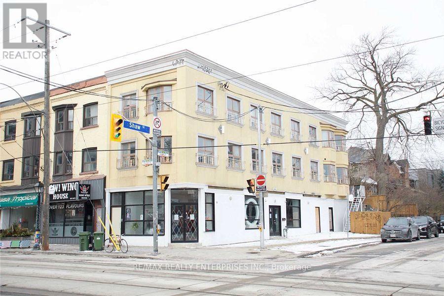 Primary Photo - 770-770 College St