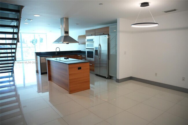 Building Photo - 2950 NE 188th St