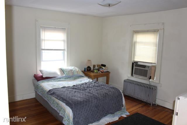 Foto del edificio - 2 br, 1.5 bath Duplex - 9R Winship St 9R-A