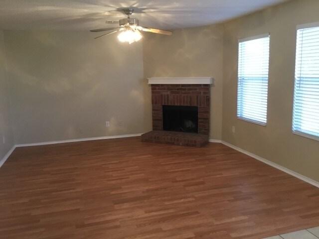 Foto del edificio - 2233 Chestnut Drive