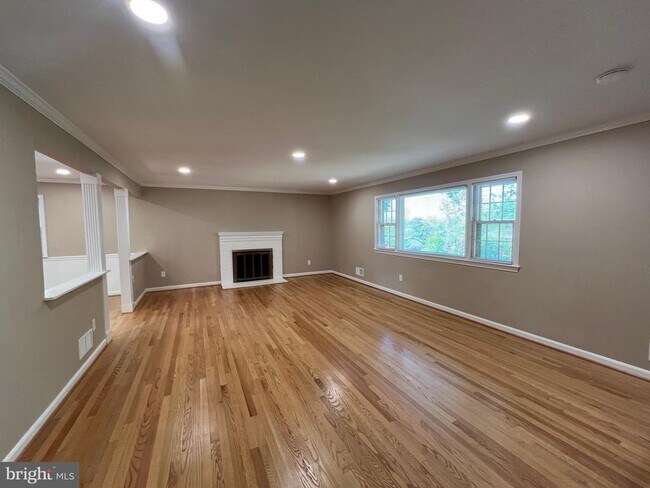 Building Photo - 7325 Range Rd