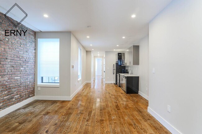 Building Photo - 1704 Madison St