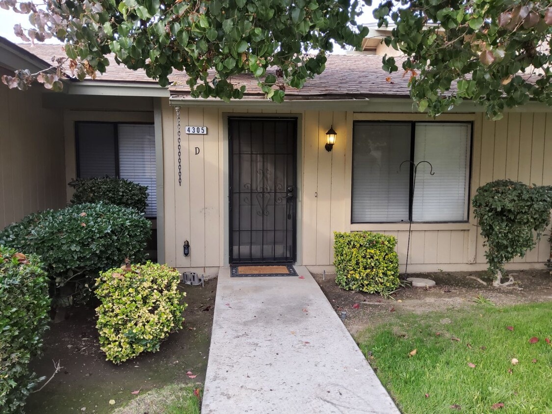 Primary Photo - 4305 Planz Rd