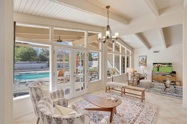 Foto del edificio - 7441 E Century Dr