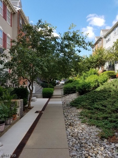 Foto del edificio - 8 Vaughan Dr