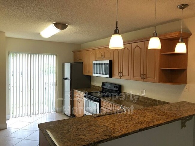 Foto del edificio - 3651 N Goldenrod Rd
