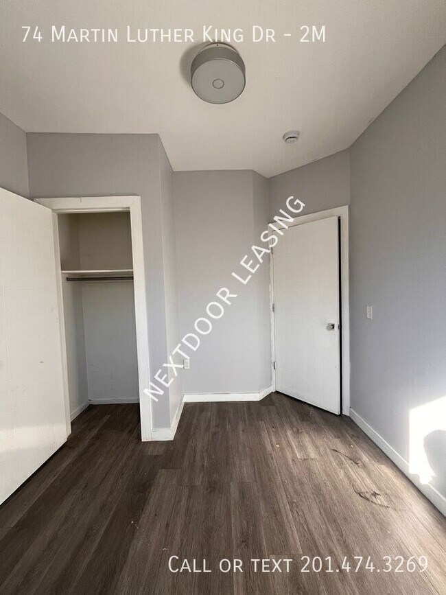 Foto del edificio - 74 M.L.K. Drive