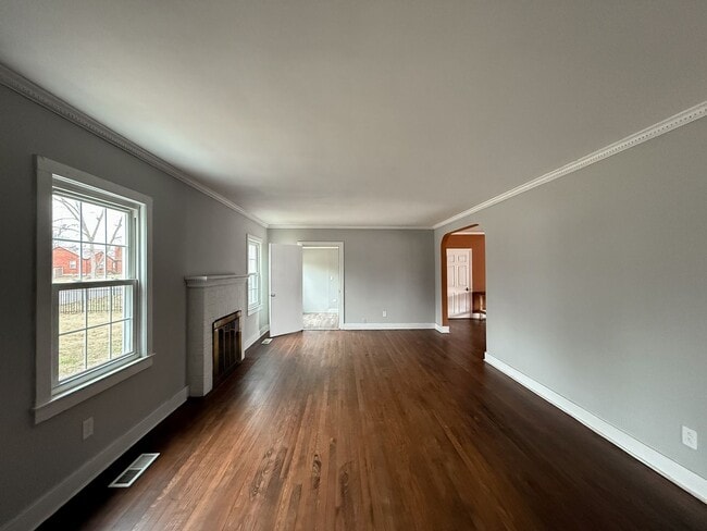 Foto del edificio - Spacious 5BR Home in the Heart of Old Hickory | Walkable + Convenient