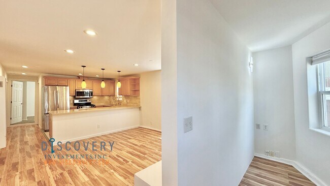Foto del edificio - Alcatraz Ave. 1264-1268 (Call owner for al...