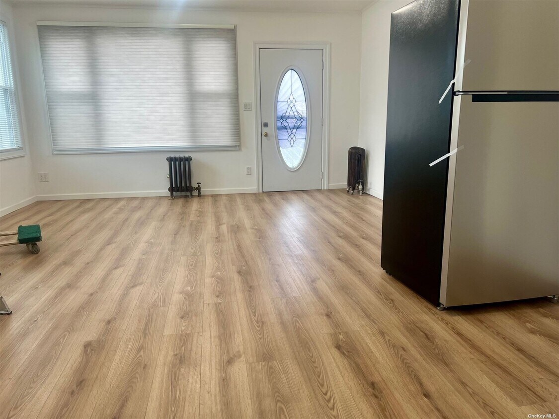 Foto principal - 96-28 Pitkin Ave