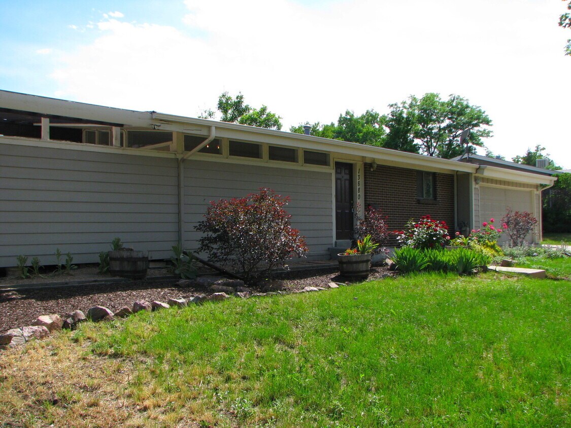 Foto principal - 13680 E Dakota Pl