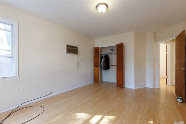 Foto del edificio - 150-24-150-84 84th Ave