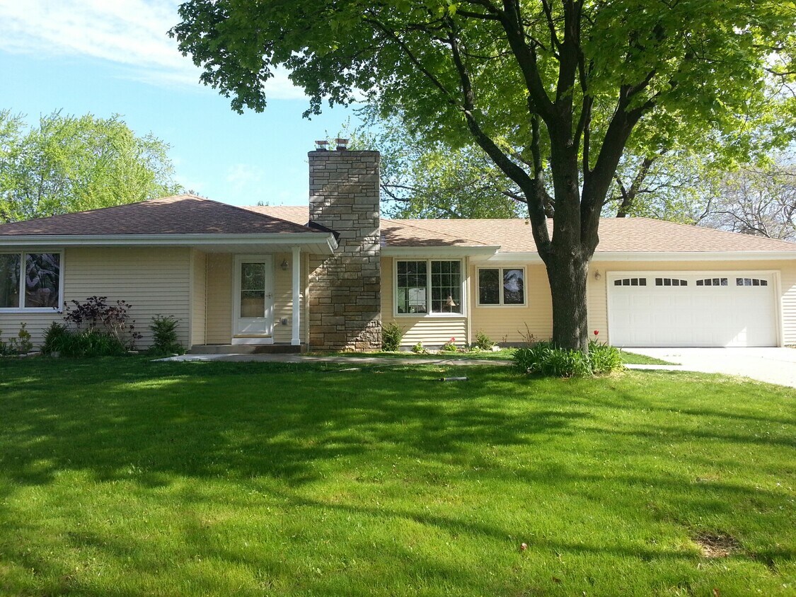 Primary Photo - 12930 W Colfax Pl