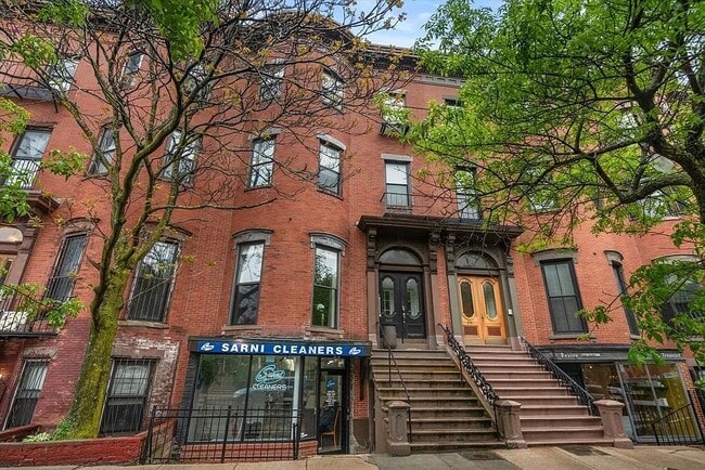 Building Photo - 668 Tremont St