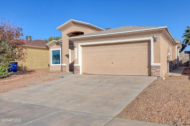 Building Photo - 14325 Woods Point Ave