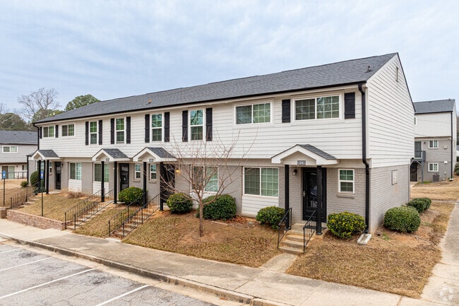 Building Photo - London Townhomes