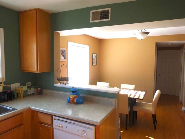 Foto del edificio - 2927 W Summerdale Ave