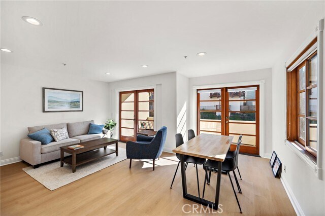 Foto del edificio - 416 Avenida Santa Barbara