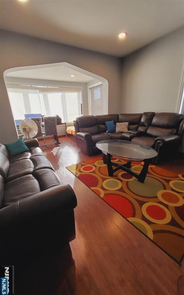 Building Photo - 613 3rd St