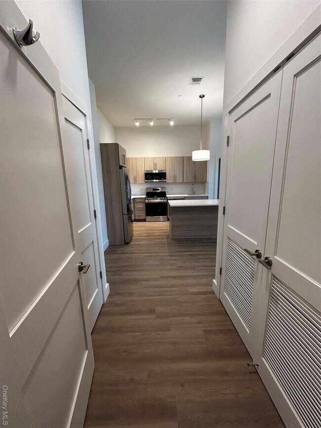 Foto del edificio - 4180 Sunrise Hwy