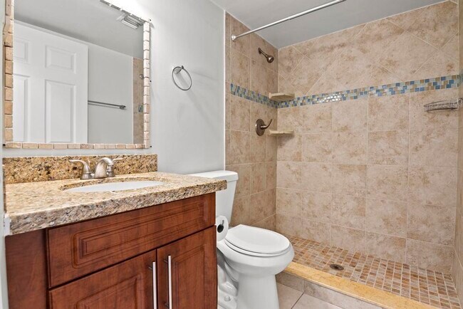 Foto del edificio - 3750 Village Dr