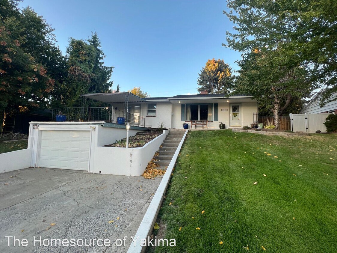 4 br, 1.5 bath House 2705 Brackett Avenue House Rental in Yakima