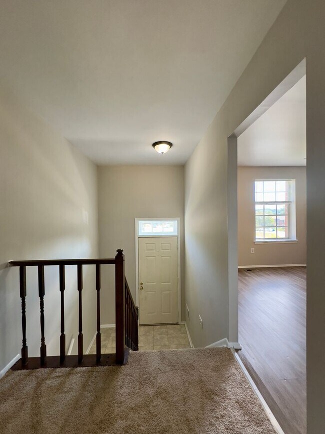 Building Photo - Charming 3Bedroom/2.5Bath Townhome in Mays...
