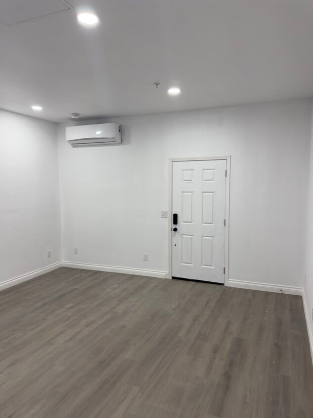 Building Photo - 34882 Kingsnake Ave