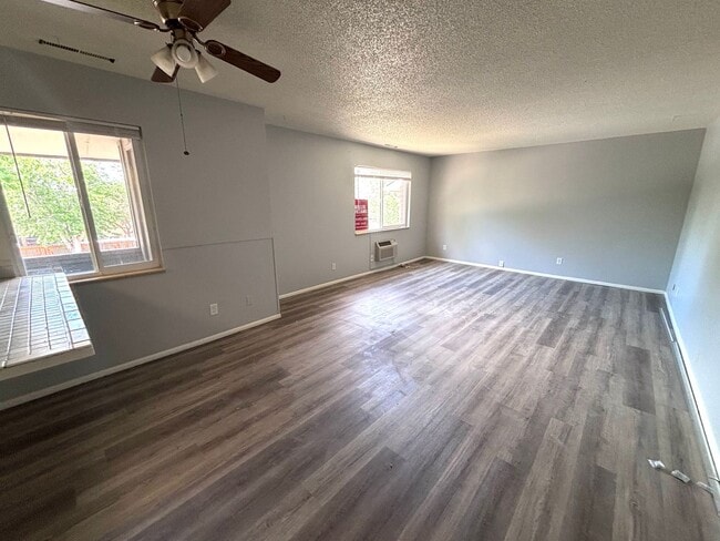 Building Photo - Charming 2-Bedroom Condo for Rent