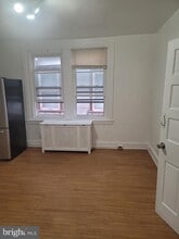 Building Photo - 213 E Tabor Rd