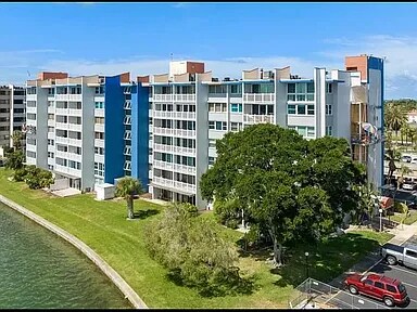 The 500 From Above - 500 Treasure Island Cswy