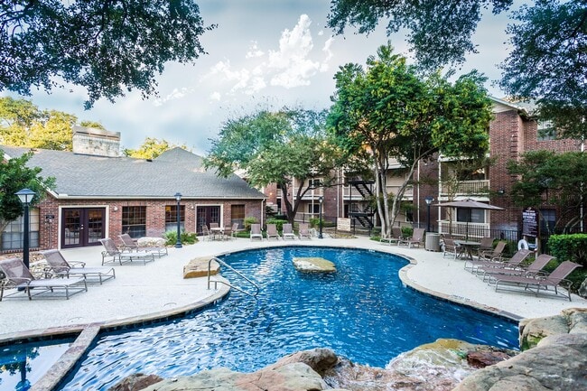 Building Photo - Fountainhead