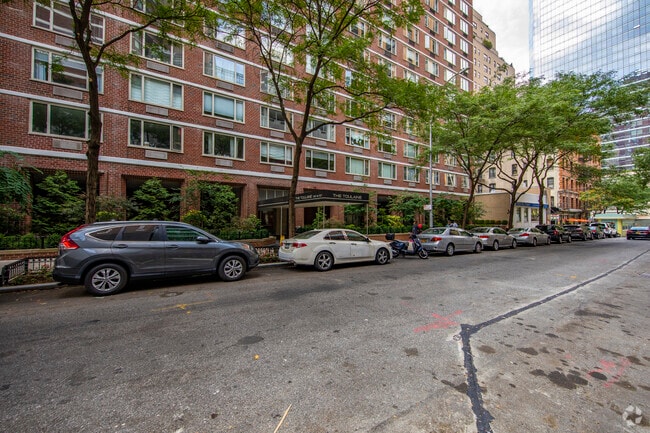 130 W 67th St New York, NY 10023-5909 - Toulaine Apartments