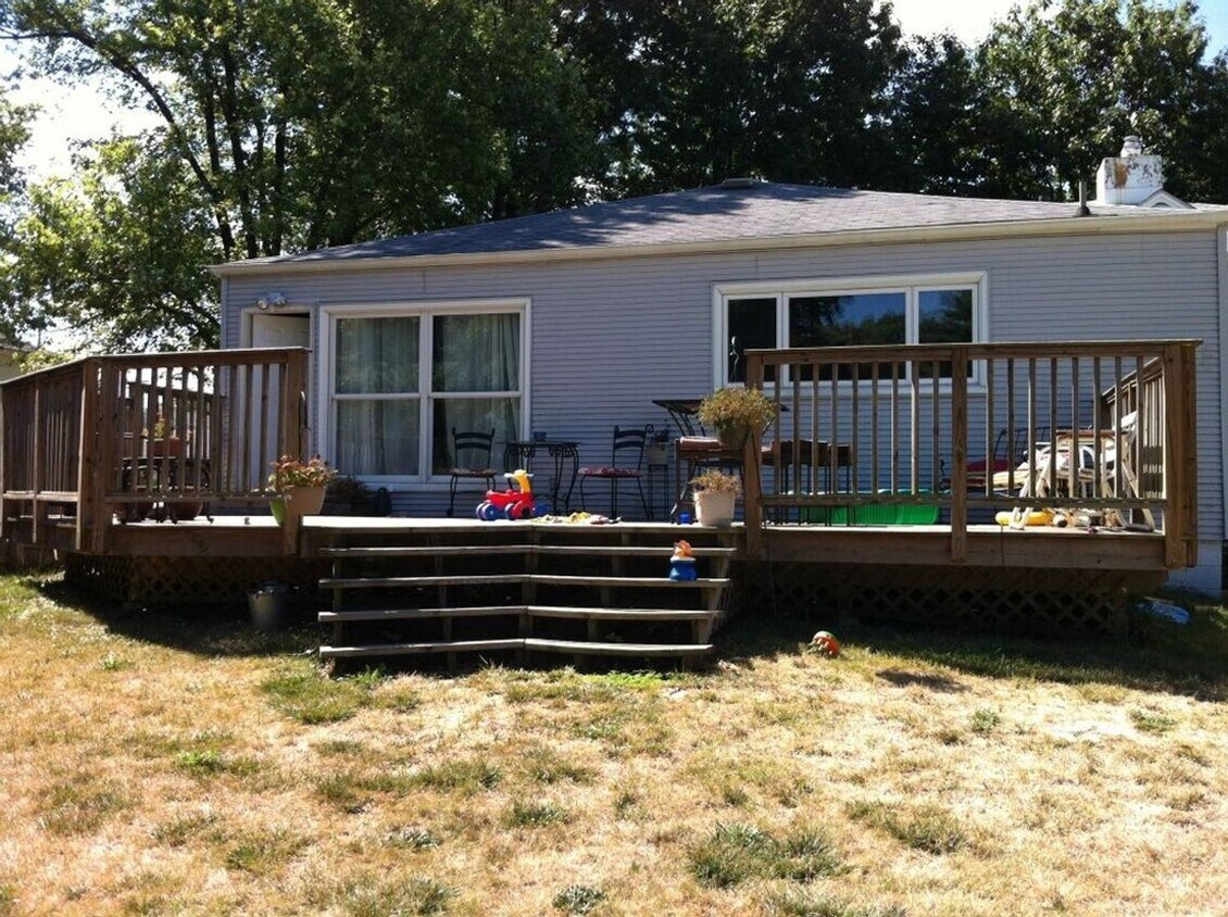 Foto del edificio - Great 3-bed home available for August!