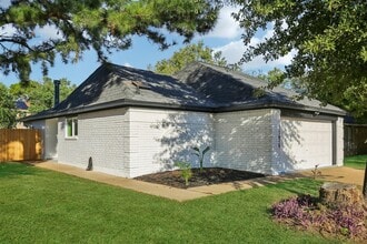 Building Photo - 11615 Henley Dr