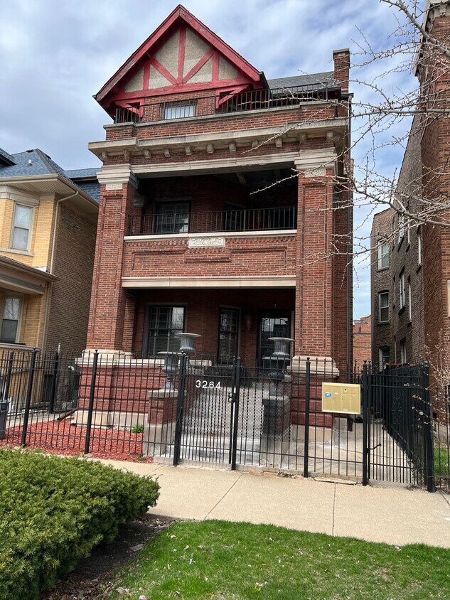Building Front View - 3264 W Washington Blvd