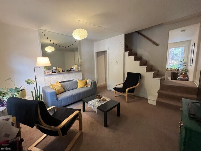 Foto del edificio - 3 br, 1 bath House - 222 Chesterfield Rd