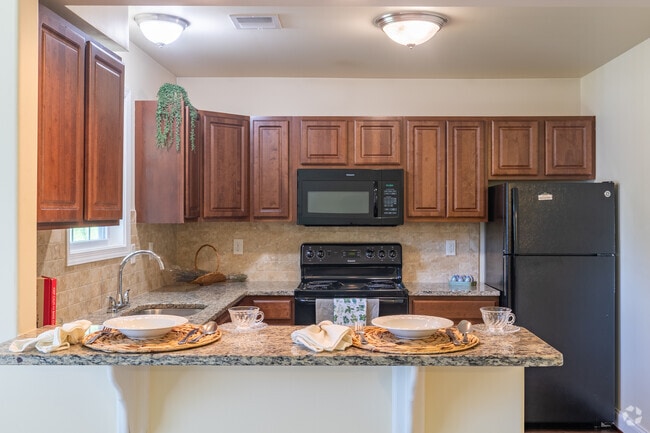 1BR, 1BA - 857SF - Kitchen - Reserve at Paxton Creek