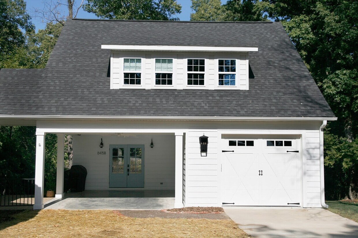 Primary Photo - 8415 W Pleasant Grove Rd