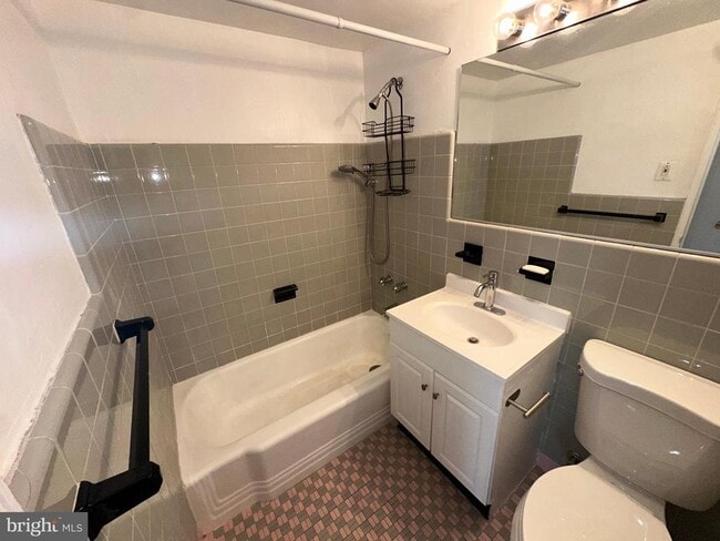 Building Photo - 2101 Chestnut St