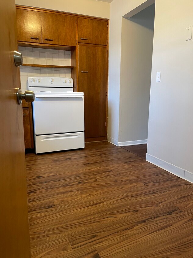 Kitchen - 336 N Main St