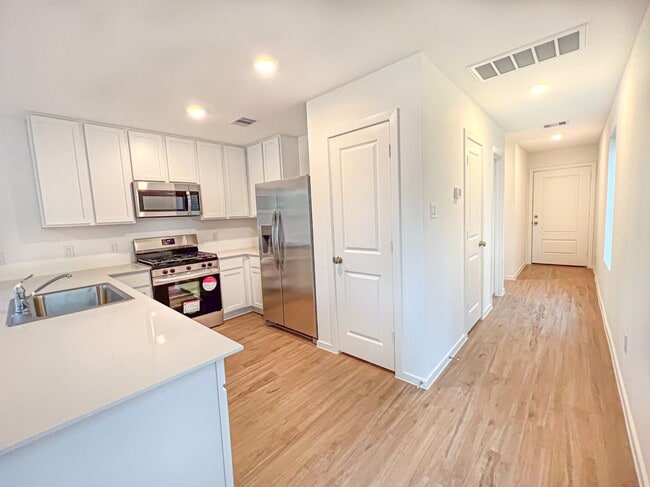 Building Photo - 21479 Carosella Dr