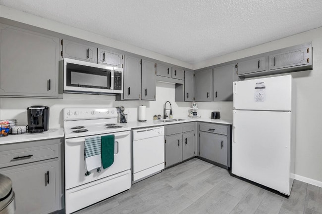 Foto del edificio - 4805 Rainbow Cir